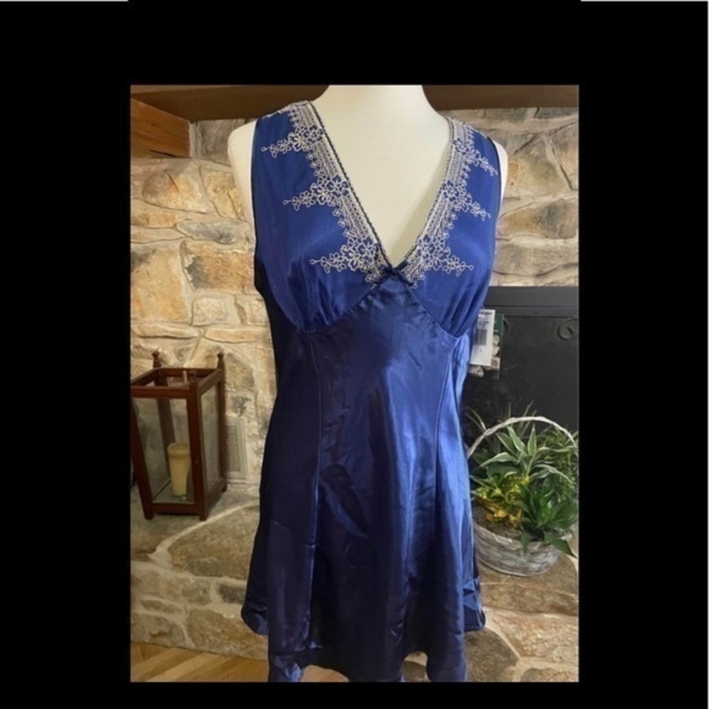 CINEMA Etoile new with tags blue and so stunning